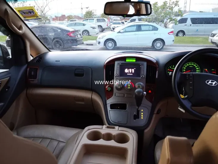 HYUNDAI H1 DELUXE 11 ที่นั่ง ปี 2015