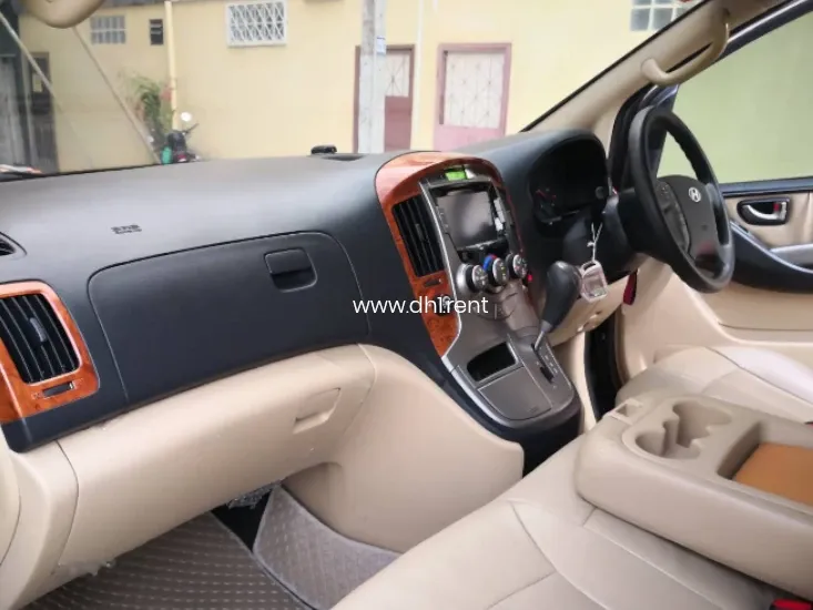 HYUNDAI H1 DELUXE 11 ที่นั่ง ปี 2015 กระบี่ HYUNDAI H1 DELUXE 11 ที่นั่ง ปี 2015